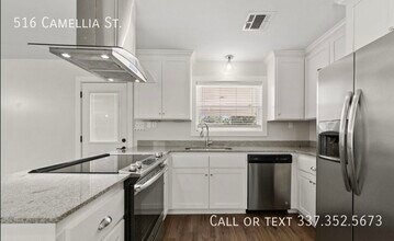 Building Photo - 516 Camellia Dr