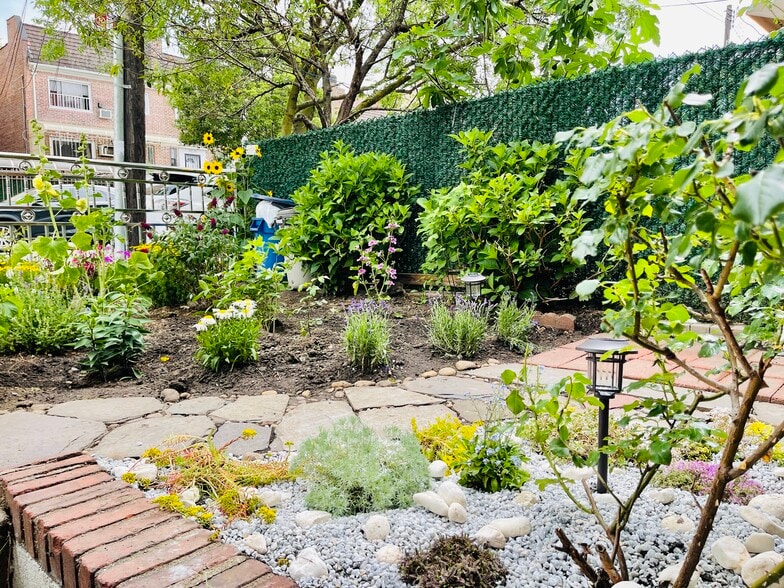 Building Photo - 10257 63rd Ave