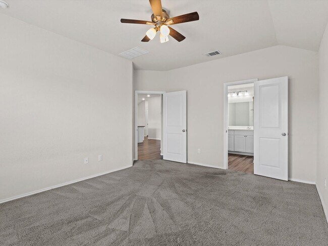 Building Photo - 10410 Waverunner
