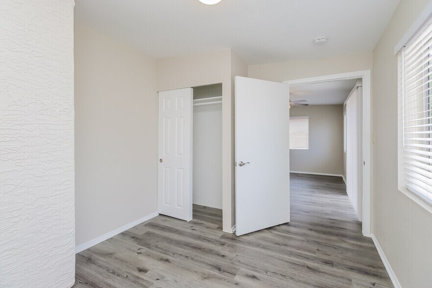 Building Photo - 3869 W Elgin St