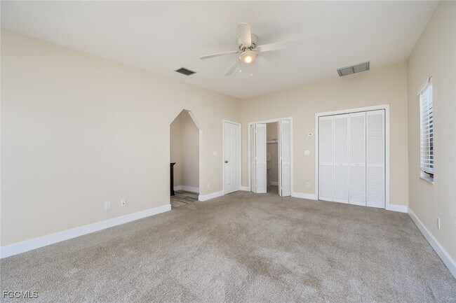 Building Photo - 1416 SE 11th Pl