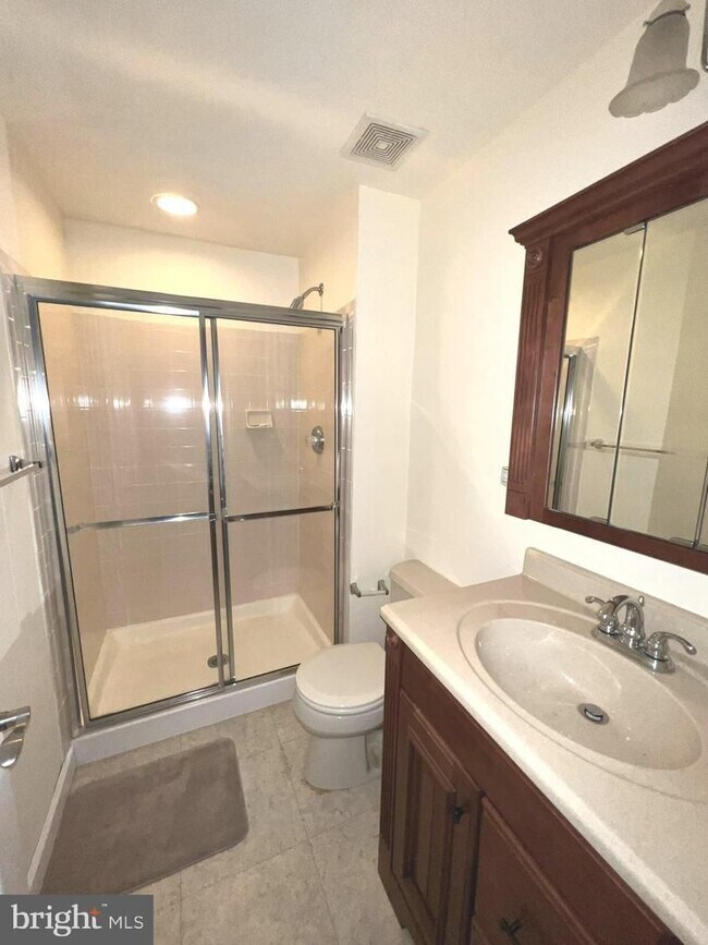 Building Photo - 523 Dallam Ct