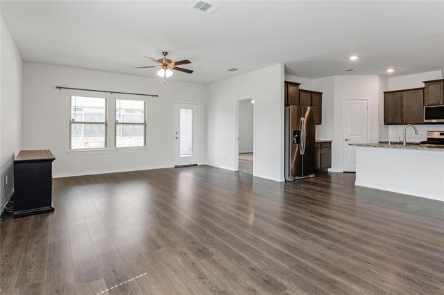 Building Photo - 516 Rawhide Way