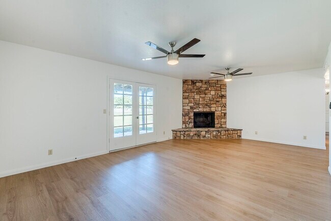 Building Photo - 834 N Constellation Way