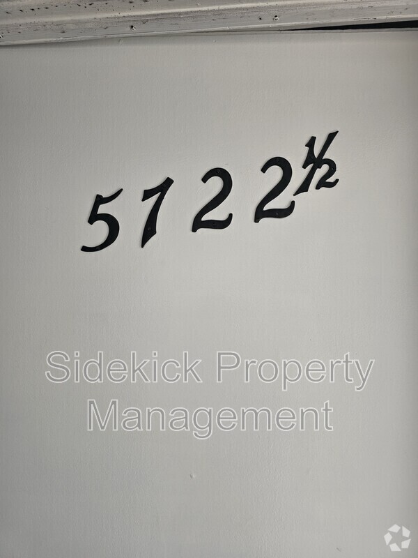 Building Photo - 5722 E Beverly Blvd