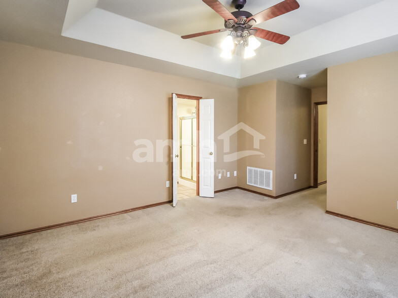 Building Photo - 1116 SW 129th St