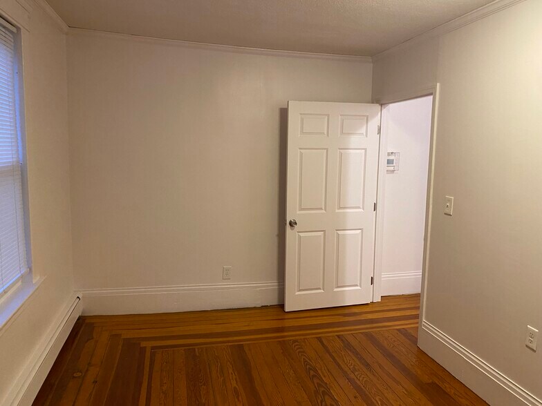 Building Photo - 1425 Manville Rd