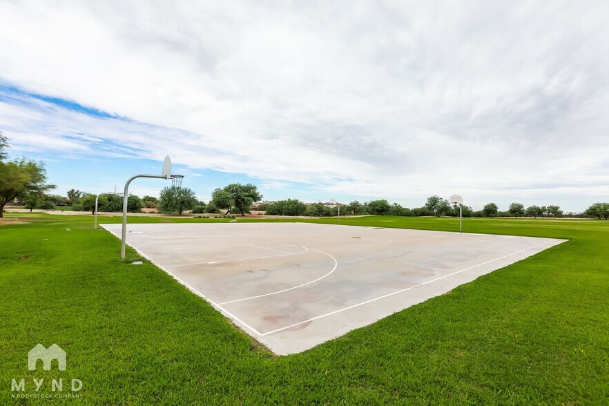 Building Photo - 2751 E Olivine Rd