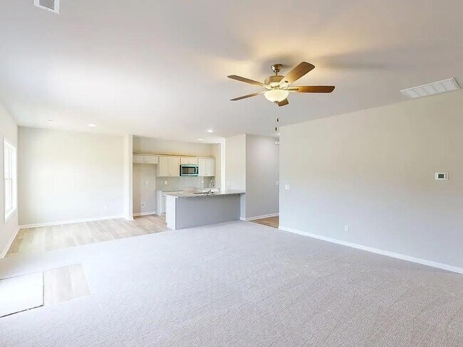 Building Photo - 225 Swinson Dr