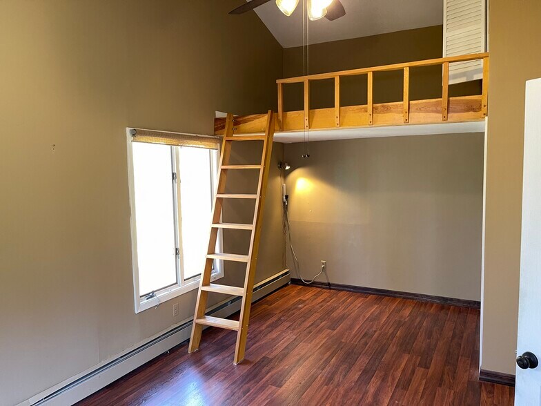 Building Photo - 24 Woodland Ln