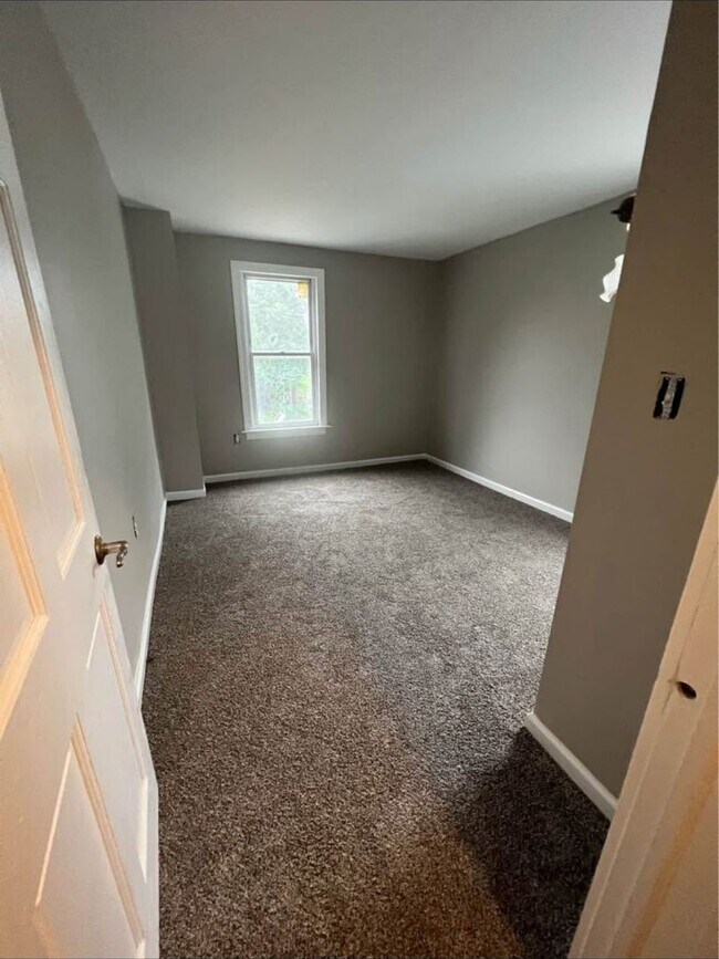 Building Photo - Coming soon!!!  Beautiful 3 Bedroom 1 and 1/2 Bathroom