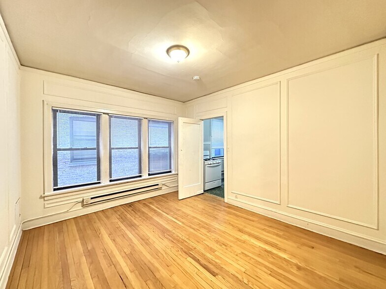 Building Photo - 1309 Oak Ave