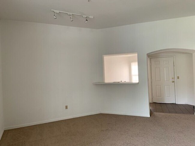 Building Photo - 7300 Westpointe Blvd