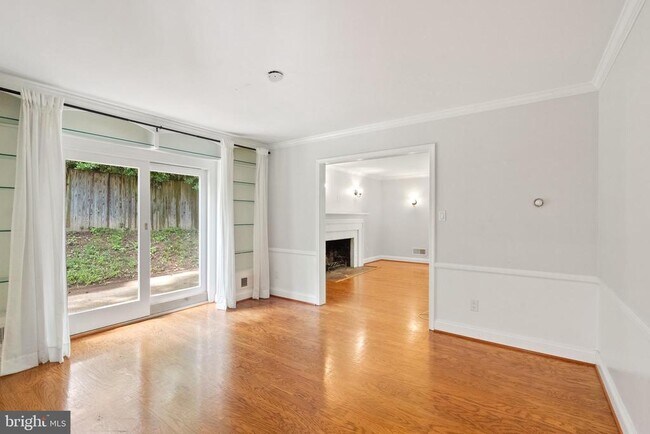 Building Photo - 7732 Canal Ct