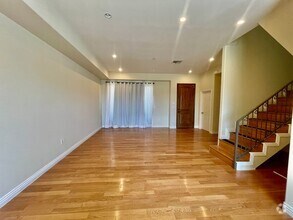 Building Photo - Spacious 3-Bedroom, 2.5-Bathroom Townhouse...