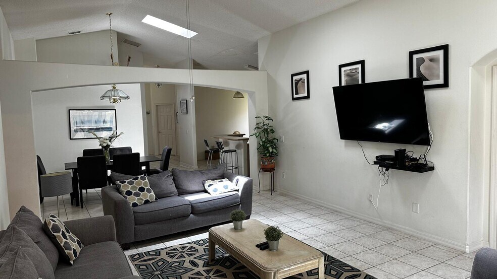 Dinning area - 2651 Oneida Loop