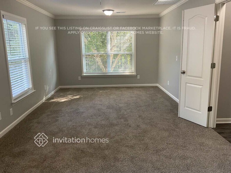 Building Photo - 2812 Harcourt Dr