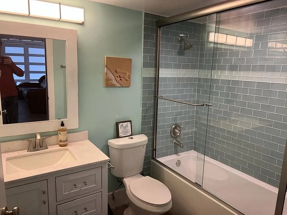 Building Photo - 206 Avenue H