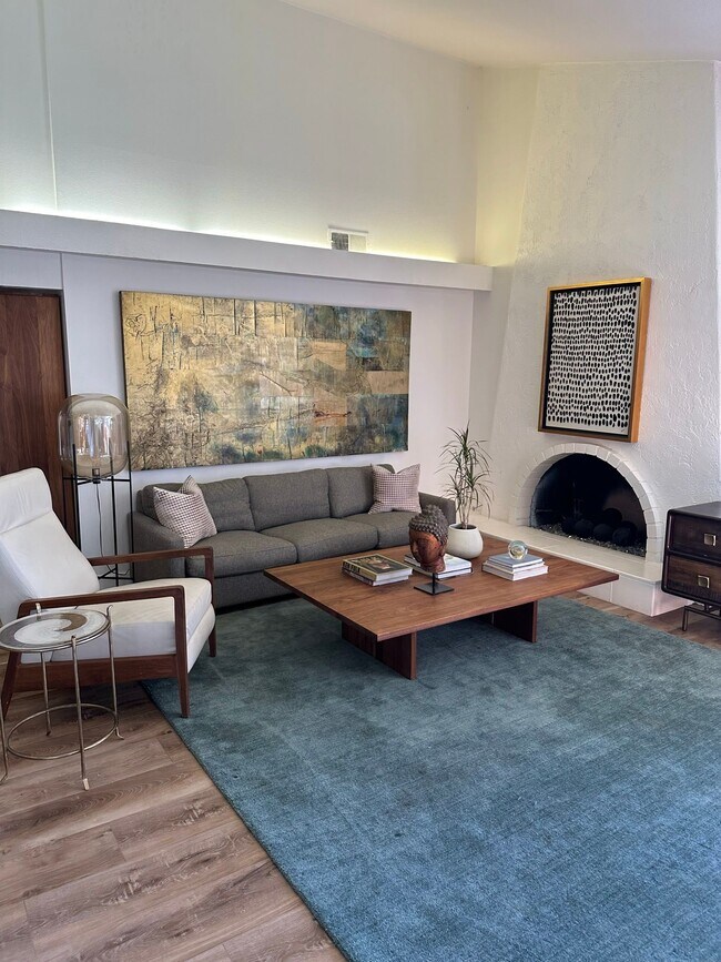 Building Photo - 303 Esplanade