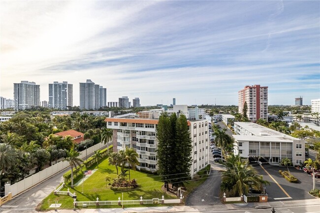 Building Photo - 3180 S Ocean Dr