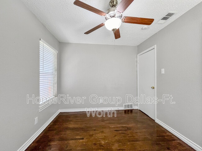 Building Photo - 2339 San Medina Ave