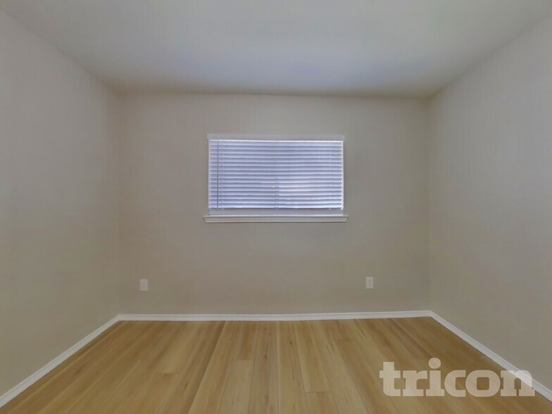 Building Photo - 2926 Umiak Dr