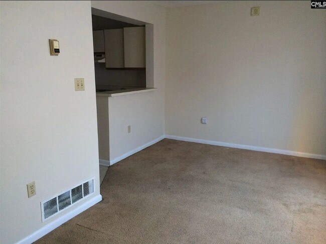 Building Photo - Five Points/USC with Parking!