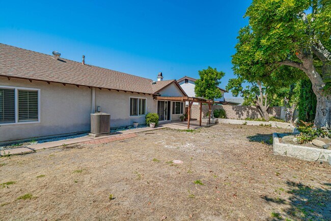 Building Photo - Single Story 3 Bedroom Home for Rent in Si...
