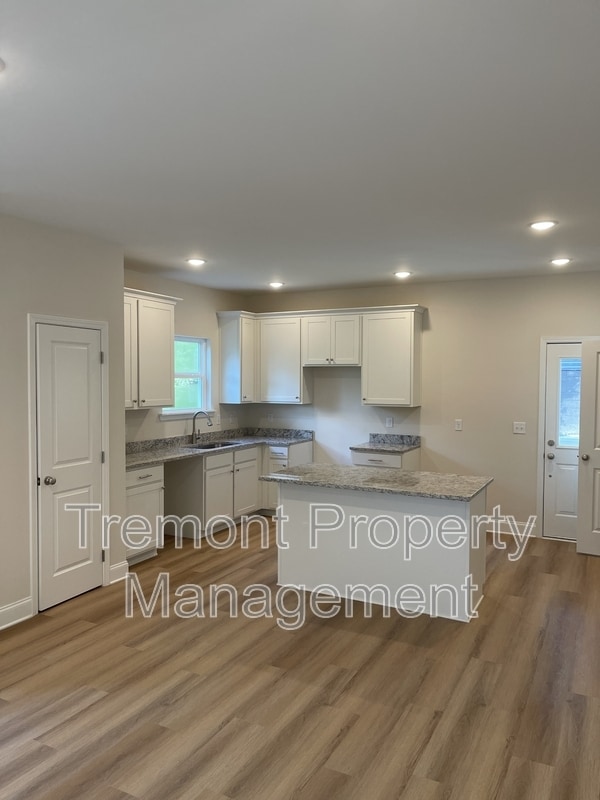 Building Photo - 2719 Orton St