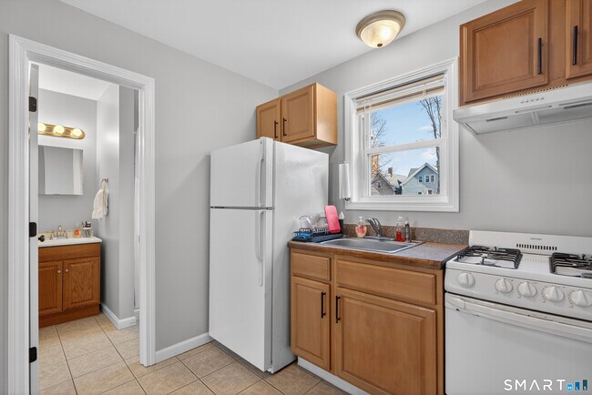 Building Photo - 85 Bishop St