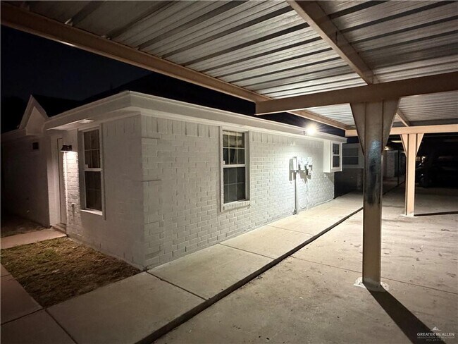 Building Photo - 2223 Moonlight Ln