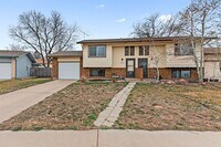 Building Photo - Spacious 2 Bedroom, 1.5 Bath Townhome in Greeley!