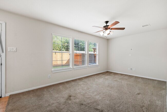 Building Photo - 3334 Clearview Villa Way