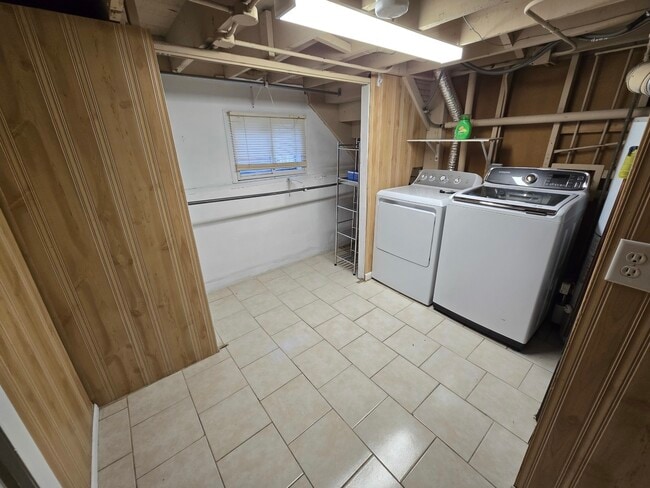 Building Photo - 185 Pick Ave