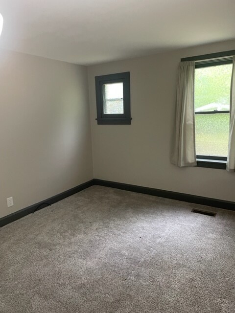 Building Photo - 1360 S Arch Ave