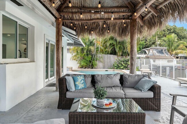 Building Photo - 2233 SE 15th St