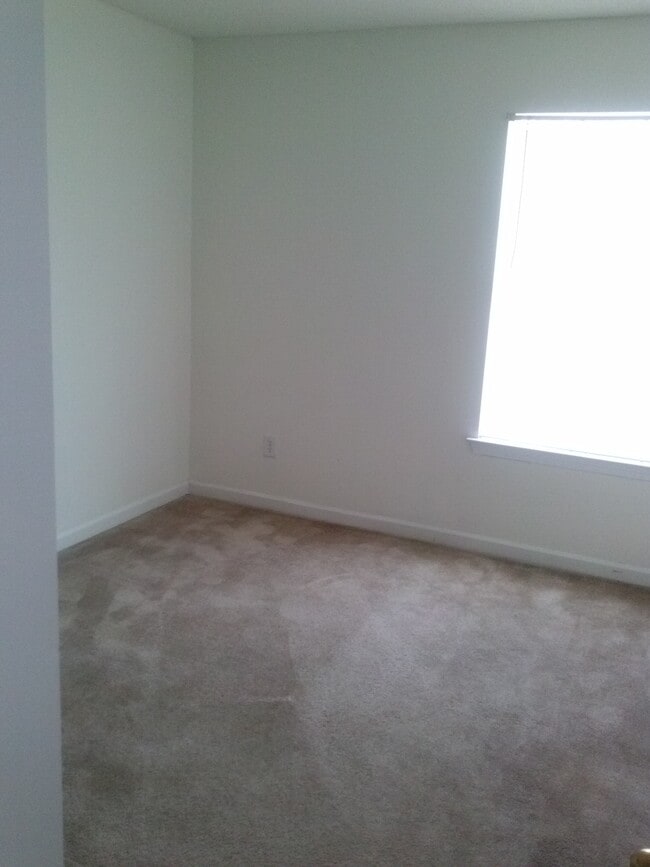 Building Photo - 2311 Nicole Dr