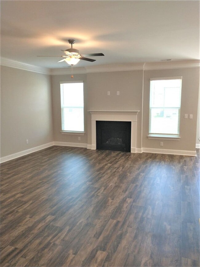 Building Photo - Coming Soon - Beautiful Home in Benson!