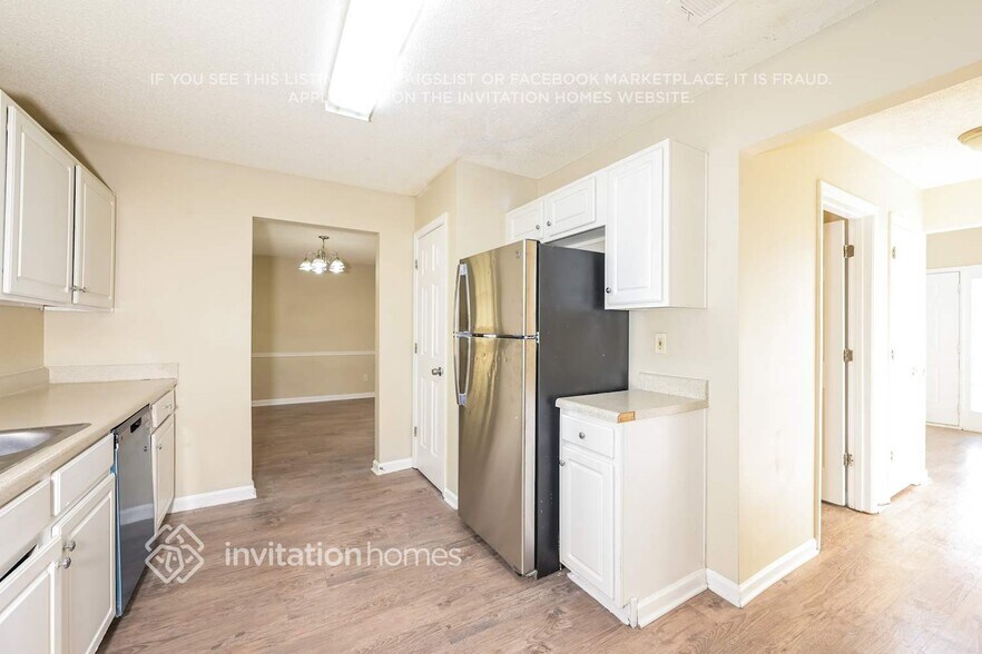 Building Photo - 597 Lakewater View Dr