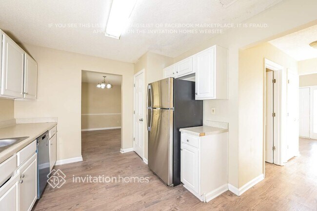 Building Photo - 597 Lakewater View Dr