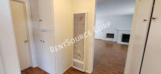 Building Photo - 1359 Springfield St