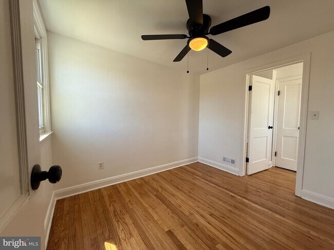 Building Photo - 6134 Marglenn Ave