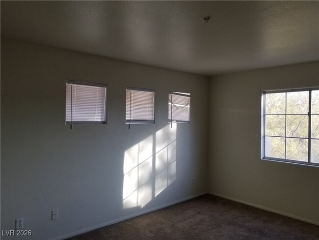 Building Photo - 3123 Inlet Bay Ave