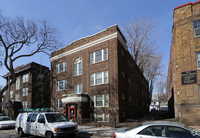 Building Photo - 2304 Harriet Ave
