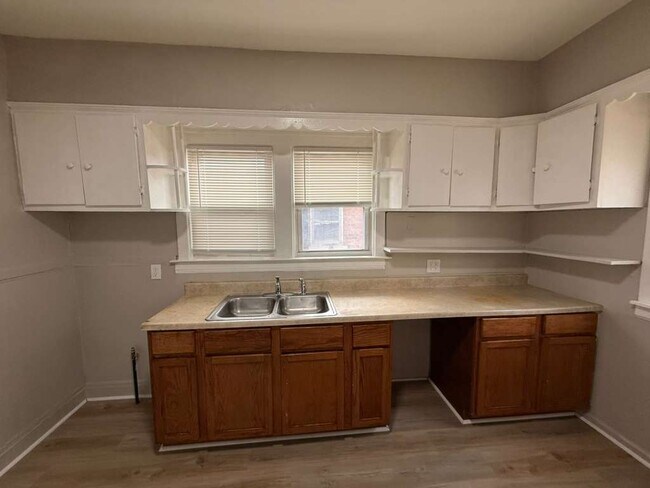 Building Photo - 13331 Strathmoor St