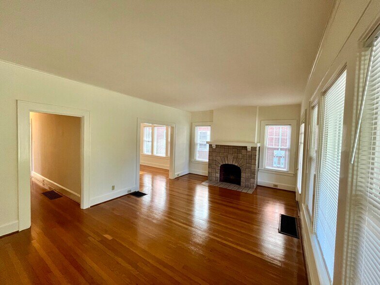 Building Photo - 1312 Fontaine Rd
