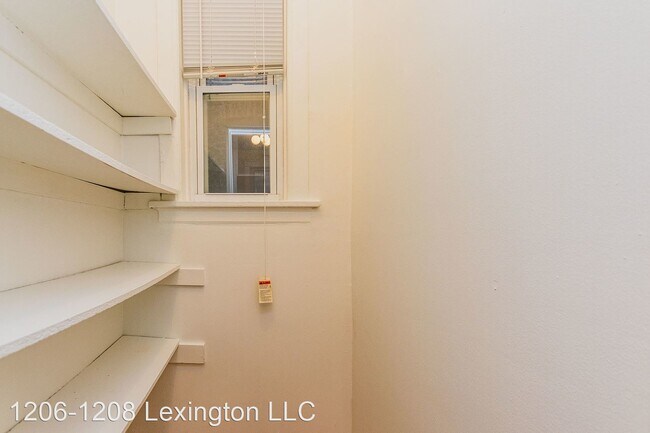 Building Photo - 1206-1208 W Lexington St