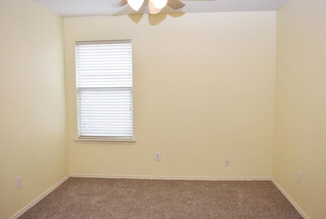Building Photo - AVAILABLE NOW - Charming 3 Bed Home in Denton | Open Layout, Fireplace, Large Backyard