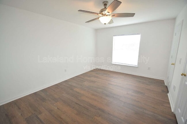 Building Photo - 5123 Spanish Oaks Dr