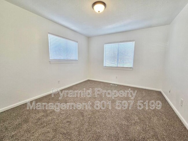 Building Photo - 1347 W 700 S